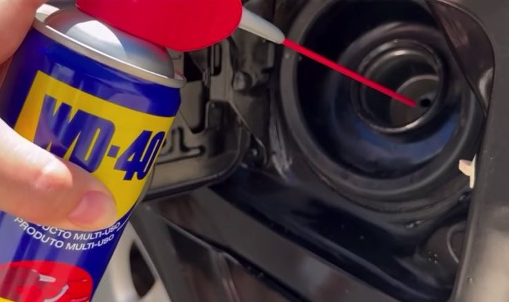 faut il mettre wd 40 reservoir voiture Peut-on mettre du WD-40 dans le réservoir de la voiture ?