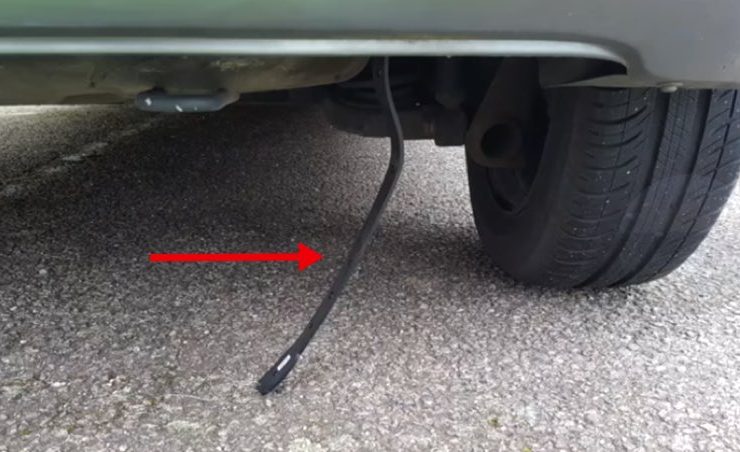 languette voiture fonction À quoi sert la languette qui se trouve à l'arrière des voitures ?