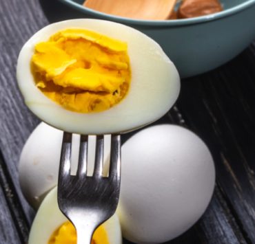 Pourquoi il ne faut pas manger des œufs le soir ? 2 Pourquoi il ne faut pas manger des œufs le soir ? manger les oeufs soir Pourquoi il ne faut pas manger des œufs le soir ?