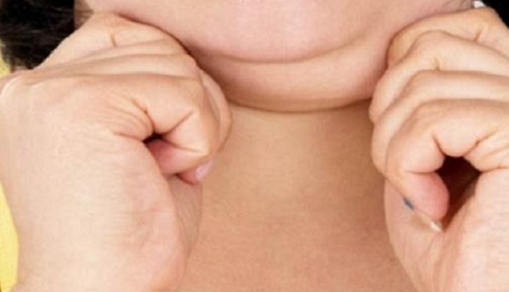 astuce double menton Comment perdre du double menton très rapidement ? 9 astuces à connaître