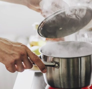 Pourquoi il ne faut pas refaire bouillir de l'eau ? 3 Pourquoi il ne faut pas refaire bouillir de l'eau ? faire bouillir eau plusieurs fois Pourquoi il ne faut pas refaire bouillir de l'eau ?