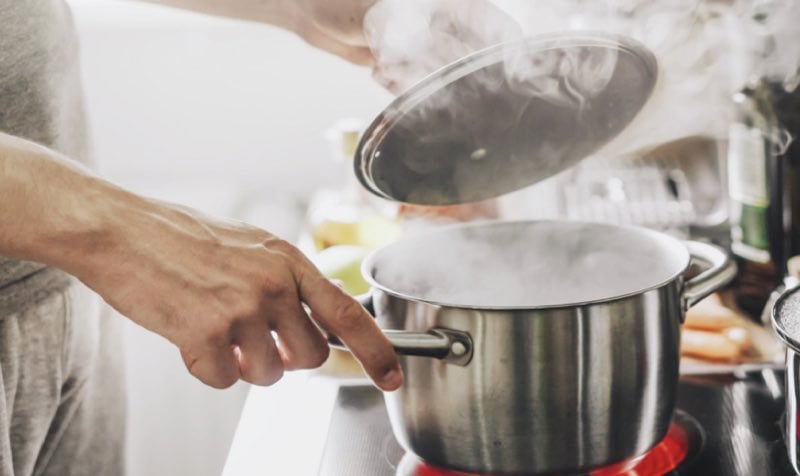 Pourquoi il ne faut pas refaire bouillir de l'eau ? 1 Pourquoi il ne faut pas refaire bouillir de l'eau ? faire bouillir eau plusieurs fois Pourquoi il ne faut pas refaire bouillir de l'eau ?