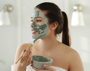 Comment perdre du double menton très rapidement ? 9 astuces à connaître 6 Comment perdre du double menton très rapidement ? 9 astuces à connaître masque argile Comment perdre du double menton très rapidement ? 9 astuces à connaître