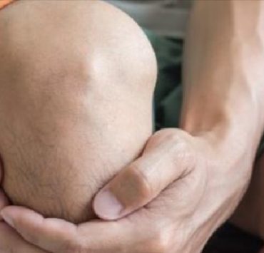 Comment soulager les douleurs au genou avec des remèdes naturels ? 3 Comment soulager les douleurs au genou avec des remèdes naturels ? traiter douleur genou Comment soulager les douleurs au genou avec des remèdes naturels ?