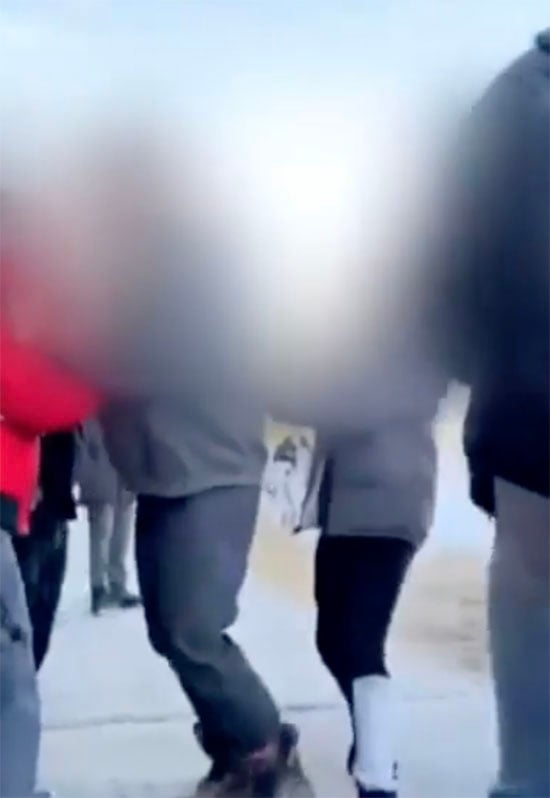 Intervention Virale d'un Papa au Québec : Face à Face avec l'Intimidateur de son Fils 2 Intervention Virale d'un Papa au Québec : Face à Face avec l'Intimidateur de son Fils jsdf Intervention Virale d'un Papa au Québec : Face à Face avec l'Intimidateur de son Fils