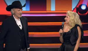 Michel Barrette pose avec sa douce au Gala Les Olivier et ils rayonnent d'amour 2 Michel Barrette pose avec sa douce au Gala Les Olivier et ils rayonnent d'amour Capture decran 2024 03 27 232517 2 Michel Barrette pose avec sa douce au Gala Les Olivier et ils rayonnent d'amour