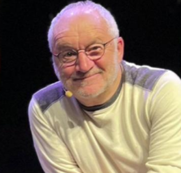 Michel Barrette pose avec sa douce au Gala Les Olivier et ils rayonnent d'amour 2 Michel Barrette pose avec sa douce au Gala Les Olivier et ils rayonnent d'amour Capture decran 2024 03 27 232618 Michel Barrette pose avec sa douce au Gala Les Olivier et ils rayonnent d'amour