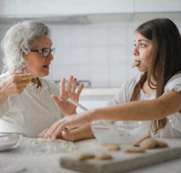 Top 10 des Plats Nostalgiques qui Nous Ramènent en Enfance 3 Top 10 des Plats Nostalgiques qui Nous Ramènent en Enfance pexels andrea piacquadio 3768146 Top 10 des Plats Nostalgiques qui Nous Ramènent en Enfance