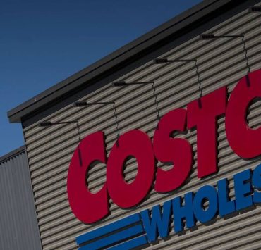 Une employée qui travaille au Costco depuis 9 ans dévoile son salaire. 2 Une employée qui travaille au Costco depuis 9 ans dévoile son salaire. 2062f070 3b79 11ed b311 a1f2a3264898 ORIGINAL Une employée qui travaille au Costco depuis 9 ans dévoile son salaire.