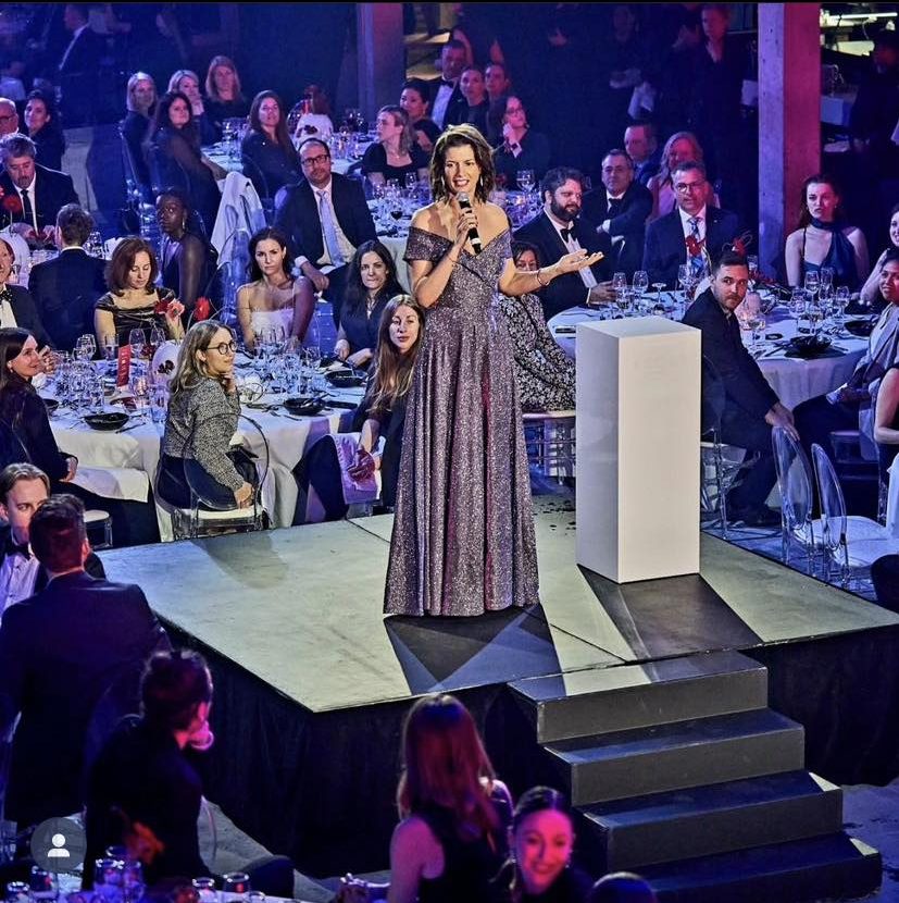 434120965 743705741242812 8674296357982258175 n e1713402676246 Geneviève Guilbault rayonne dans sa robe mauve peu de temps après sa séparation