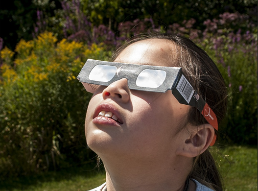 Éclipse: astuce rapide pour tester la sécurité de vos lunettes 1 Éclipse: astuce rapide pour tester la sécurité de vos lunettes Capture decran 2024 04 01 052510 Éclipse: astuce rapide pour tester la sécurité de vos lunettes