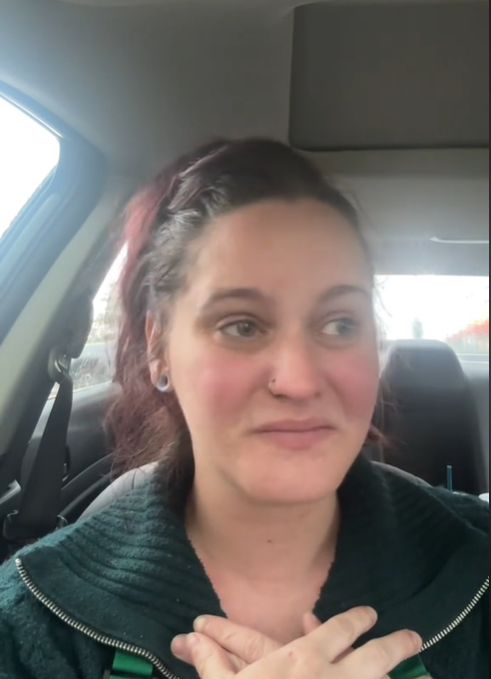 Capture decran 2024 04 30 190052 Un énorme pourboire permet à une barista de s'offrir un cadeau touchant