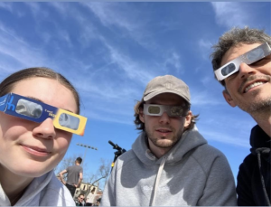 Capture decran le 2024 04 09 a 08.42.18 Sébastien Delorme partage une rare photo avec ses enfants, déjà bien grands