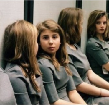 Illusion d'optique: Combien de filles y a-t-il sur cette image ? 2 Illusion d'optique: Combien de filles y a-t-il sur cette image ? Capture decran le 2024 04 16 a 10.58.25 Illusion d'optique: Combien de filles y a-t-il sur cette image ?