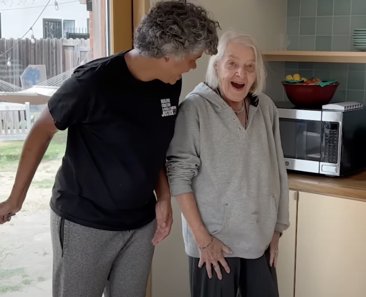 Capture decran le 2024 04 18 a 20.13.46 Elle métamorphose son garage en une maisonnette charmante pour accueillir sa mère âgée