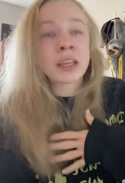 Capture decran le 2024 04 24 a 10.35.20 Une jeune fille éclate en larmes à l'idée de travailler 40 heures par semaine