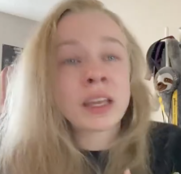 Une jeune fille éclate en larmes à l'idée de travailler 40 heures par semaine 3 Une jeune fille éclate en larmes à l'idée de travailler 40 heures par semaine Capture decran le 2024 04 24 a 10.35.20 e1713972653899 Une jeune fille éclate en larmes à l'idée de travailler 40 heures par semaine