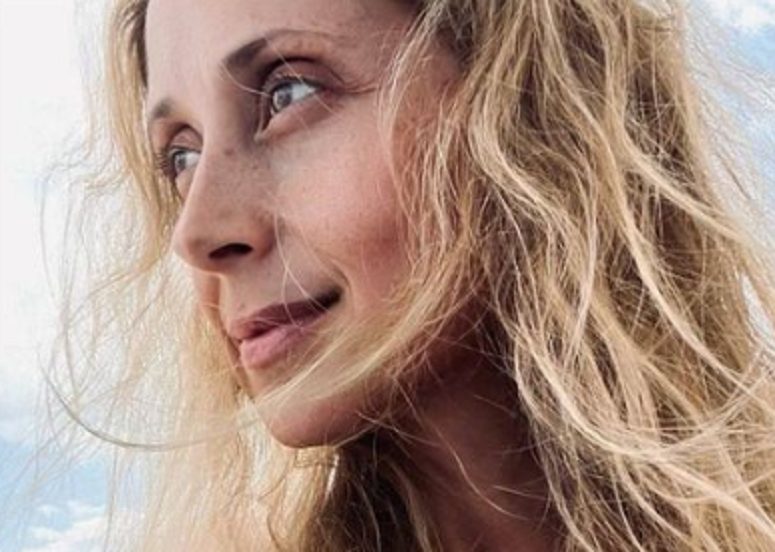 Lara Fabian partage une nouvelle photo d’elle en sous-vêtements qui fait réagir 1 Lara Fabian partage une nouvelle photo d’elle en sous-vêtements qui fait réagir Lara Fabian Lara Fabian partage une nouvelle photo d’elle en sous-vêtements qui fait réagir