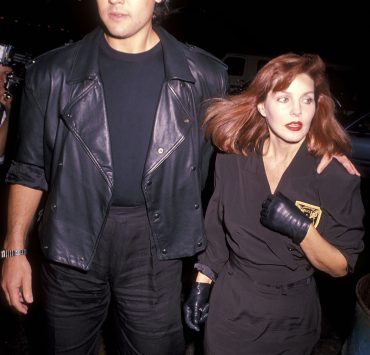 bfdf25cfde46a34c1e49c6b5234de925ee3ee25fa946d617b9d8e70bb4f3434f Priscilla Presley dévoile une photo exceptionnelle de son fils unique, 37 ans, qui évoque sa "copie masculine".