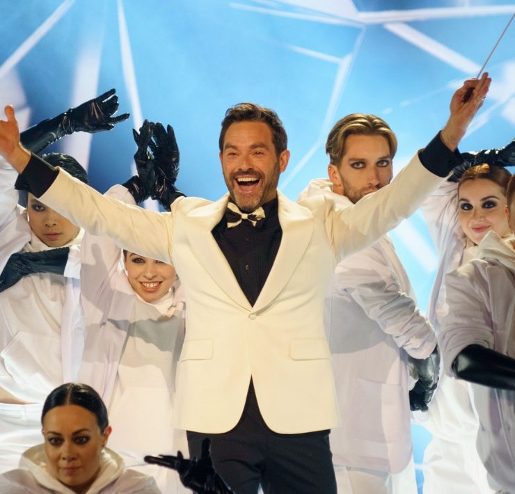 chanteurmasquerrr "Chanteurs masqués" : Découvrez le nouveau remplaçant officiel de Guillaume Lemay-Thivierge