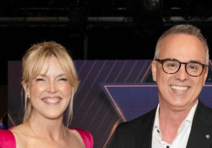 julie belanger gino chouinard ca finit bien la semaine 1024x515 1 Julie Bélanger et Jean-Michel Anctil organisent une soirée spéciale pour Gino Chouinard avant la fin de la saison de "Ça finit bien la semaine"