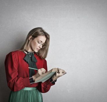 pexels olly 3772620 Quel est vraiment le signe du zodiaque le plus intelligent ?