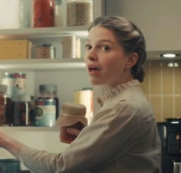 sarah jeanne labrosse donalda Sarah-Jeanne Labrosse est de retour avec son personnage de Donalda