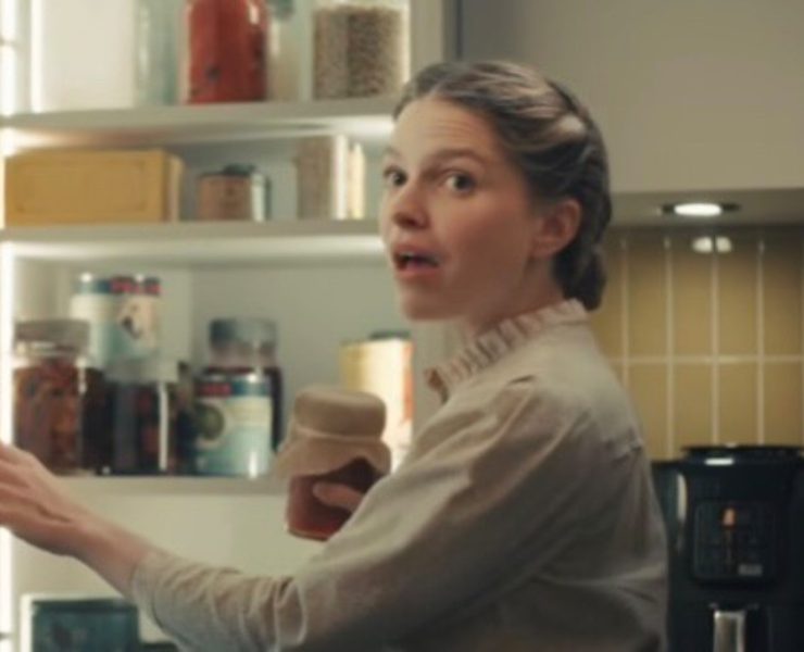 sarah jeanne labrosse donalda Sarah-Jeanne Labrosse est de retour avec son personnage de Donalda