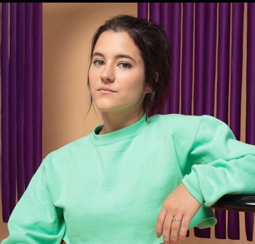 69521231 1301985583299800 5845030746997129216 n e1716735191115 Catherine Brunet révèle une coiffure radicale pour l'été