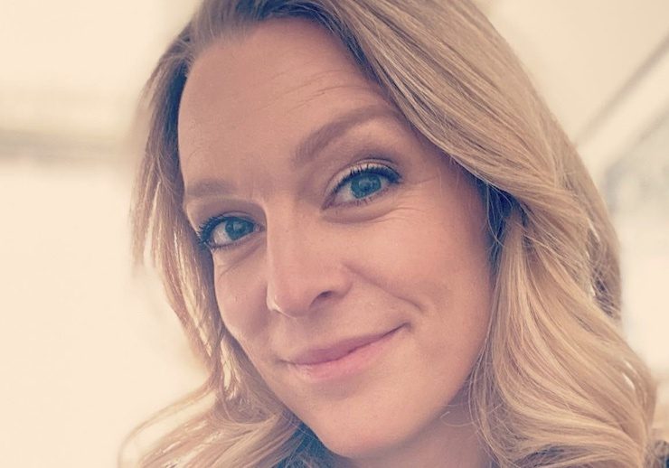 Annie Villeneuve Certification gestion Pour sa fête, Annie Villeneuve partage une autre photo de sa belle bedaine à la veille de son accouchement