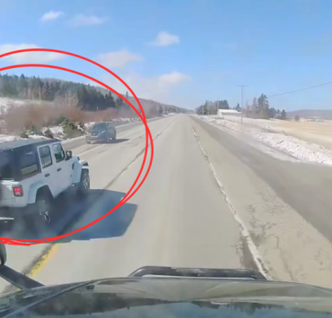 Manœuvre Dangereuse Évitée de Justesse sur La 132 : Un Camionneur Lance un Cri d'Alerte 4 Manœuvre Dangereuse Évitée de Justesse sur La 132 : Un Camionneur Lance un Cri d'Alerte Capture decran 2024 05 01 082039 Manœuvre Dangereuse Évitée de Justesse sur La 132 : Un Camionneur Lance un Cri d'Alerte