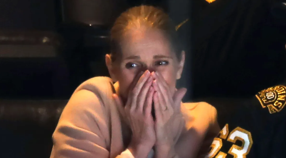 Céline Dion en larmes : la chanteuse pleure devant la caméra et partage ses difficultés 1 Céline Dion en larmes : la chanteuse pleure devant la caméra et partage ses difficultés Capture decran 2024 05 25 221505 Céline Dion en larmes : la chanteuse pleure devant la caméra et partage ses difficultés