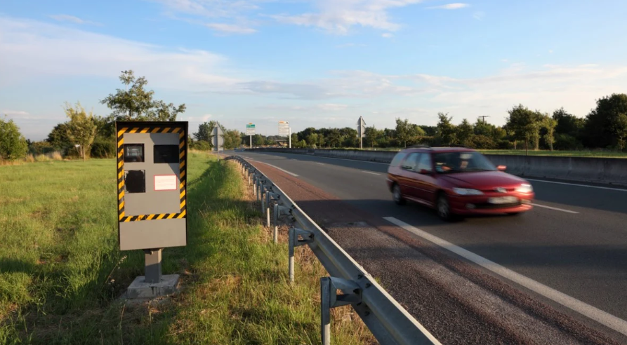 Difficile à détecter, ce nouveau radar deviendra le cauchemar des automobilistes 1 Difficile à détecter, ce nouveau radar deviendra le cauchemar des automobilistes Capture decran 2024 05 25 230716 Difficile à détecter, ce nouveau radar deviendra le cauchemar des automobilistes