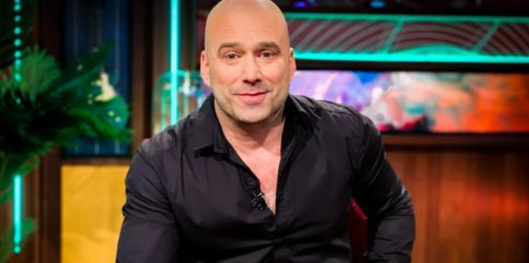 Daniel Corbin surprend avec un nouveau look et les réactions sont partagées 1 Daniel Corbin surprend avec un nouveau look et les réactions sont partagées Capture decran 2024 05 26 183249 Daniel Corbin surprend avec un nouveau look et les réactions sont partagées