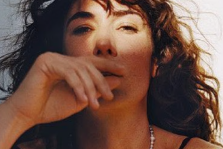 Capture decran 2024 05 28 061238 Karine Gonthier-Hyndman rayonne en maillot durant ses vacances en Europe