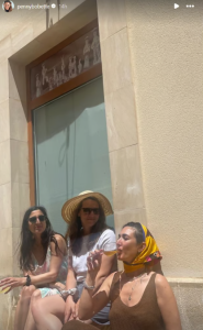 Capture decran 2024 05 28 061714 Karine Gonthier-Hyndman rayonne en maillot durant ses vacances en Europe