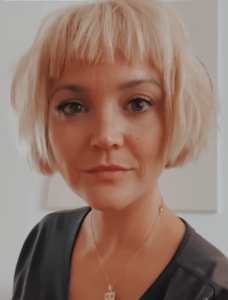 Julie Ringuette réalise un changement capillaire à contrecoeur 2 Julie Ringuette réalise un changement capillaire à contrecoeur Capture decran 2024 05 29 121726 Julie Ringuette réalise un changement capillaire à contrecoeur