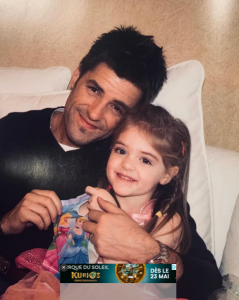 Capture decran 2024 05 29 125829 6 images de Stella Dupré avec ses parents Marc Dupré et Anne-Marie Angélil