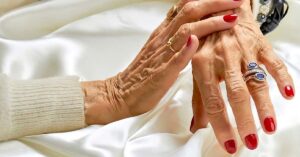 Pourquoi les femmes de plus de 60 ans doivent toujours faire une manucure ? 1 Pourquoi les femmes de plus de 60 ans doivent toujours faire une manucure ? Pourquoi les femmes de plus de 60 ans doivent toujours faire une manucure 1200x628 1 300x157 1 Pourquoi les femmes de plus de 60 ans doivent toujours faire une manucure ?
