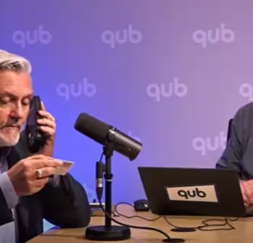 Richard Martineau se fait «flusher» en direct en tentant de prendre rendez-vous au CHUM 3 Richard Martineau se fait «flusher» en direct en tentant de prendre rendez-vous au CHUM Rendez vous au CHUM Richard Martineau se fait flusher Richard Martineau se fait «flusher» en direct en tentant de prendre rendez-vous au CHUM
