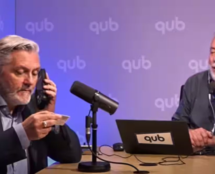 Rendez vous au CHUM Richard Martineau se fait flusher Richard Martineau se fait «flusher» en direct en tentant de prendre rendez-vous au CHUM