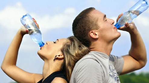 Évitez ces moments pour une hydratation optimale selon votre âge 1 Évitez ces moments pour une hydratation optimale selon votre âge Tribune tendance eau sante astuce Évitez ces moments pour une hydratation optimale selon votre âge