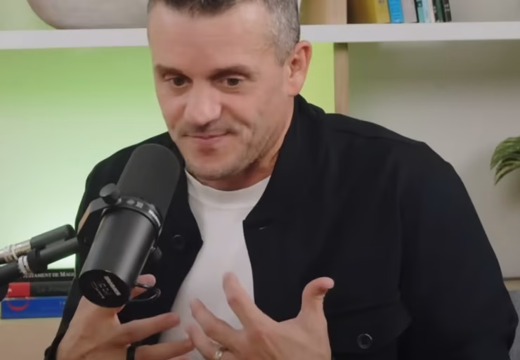 YXJ0aWNsZXMvVDZKNlBJVG5DV1VoZ3NadVVLcE4vMGUyMmQ5OTZkYmQzNGFkYTk2YjcvOWFjMzE0MGQtM2YwNy00Njg2LWFlNmYtNDgwN2U0YjFlZDNmLnBuZw Patrice Bélanger confie ne pas être le papa qu'il rêvait d'être