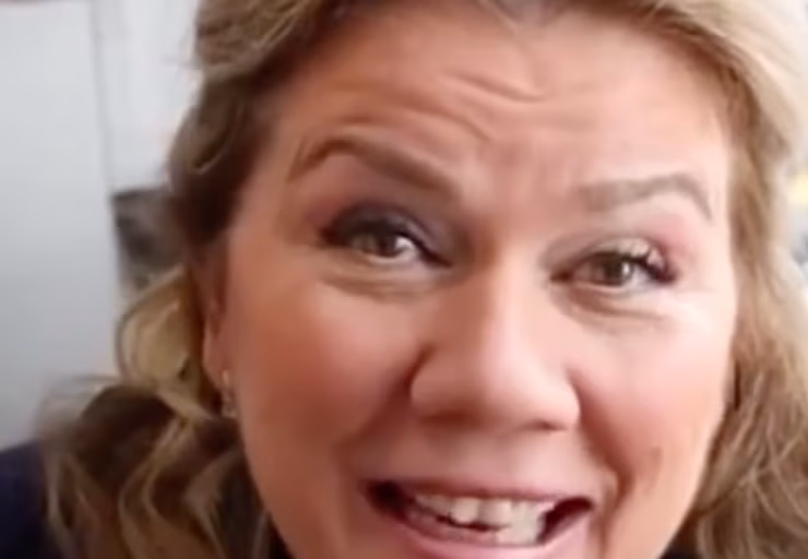 YXJ0aWNsZXMvVDZKNlBJVG5DV1VoZ3NadVVLcE4vYjA4Yzk4ZWEzYWFkNGFhOWFlMWQvNmIyOTNhYzktODg0Yi00ODUzLWI3ZDYtZGU5OTc3ZTM1MGY0LnBuZw Marina Orsini annonce qu'elle est en deuil