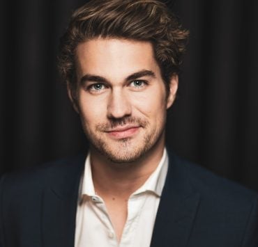 Julien Lacroix partage une photo avec sa conjointe et ses enfants pour marquer un moment important 2 Julien Lacroix partage une photo avec sa conjointe et ses enfants pour marquer un moment important julienlacc e1715961572368 Julien Lacroix partage une photo avec sa conjointe et ses enfants pour marquer un moment important