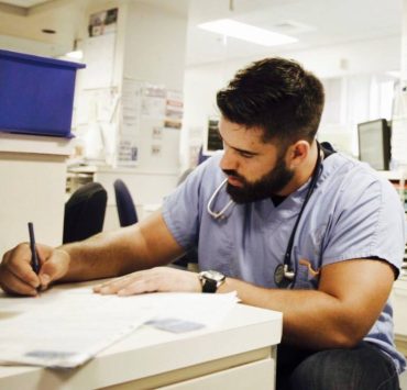 laurent Laurent Duvernay-Tardif confronté à une situation difficile, appelle à l'aide de ses fans
