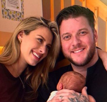 mathieu baron photo de famille 2024 e1713226610680 Alexandra De Simon, Blonde de Mathieu Baron, Partage Son Programme d'Entraînement Post-Accouchement