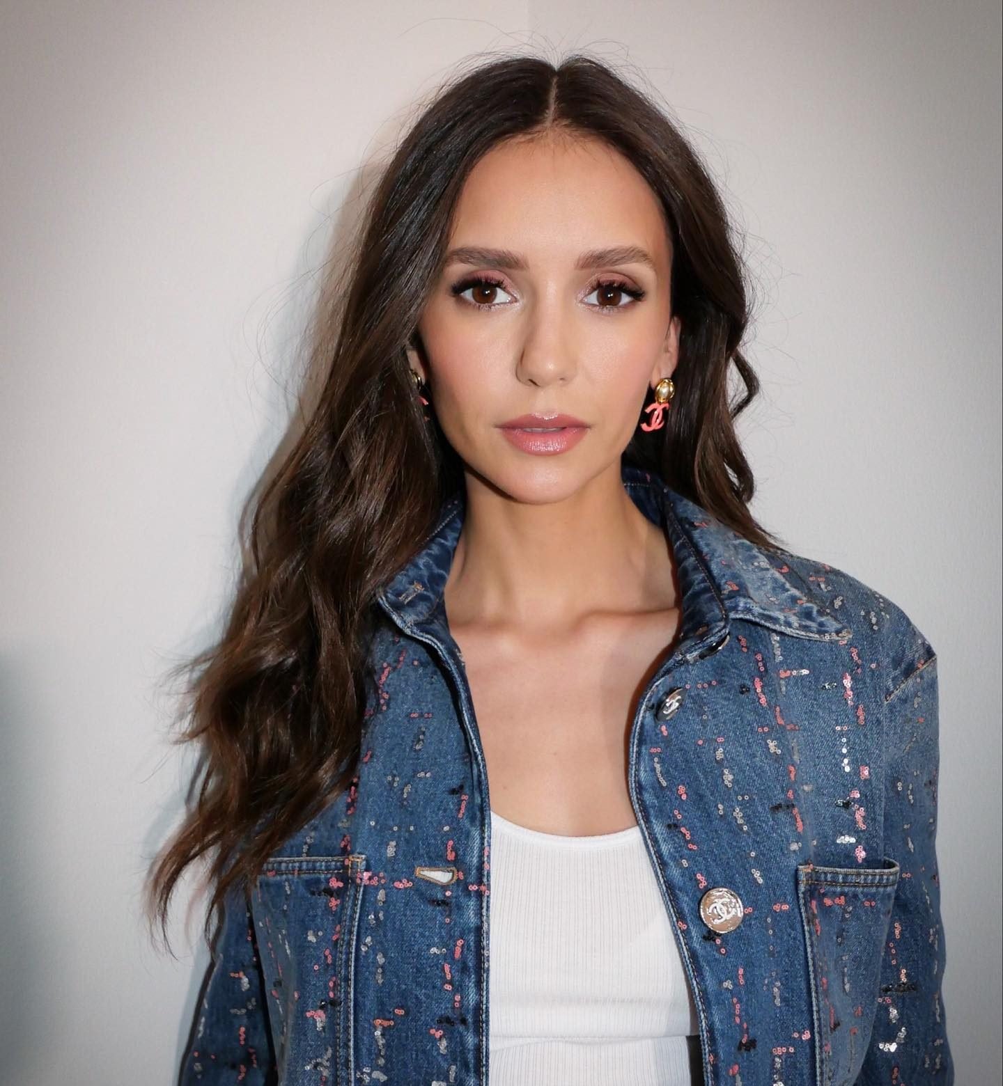 L'actrice Nina Dobrev de la série Vampire Diaries gravement blessée dans un accident de la route 1 L'actrice Nina Dobrev de la série Vampire Diaries gravement blessée dans un accident de la route nina e1716295965773 L'actrice Nina Dobrev de la série Vampire Diaries gravement blessée dans un accident de la route
