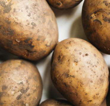 Où et comment garder vos pommes de terre plus longtemps ? 4 Où et comment garder vos pommes de terre plus longtemps ? pexels polina tankilevitch 4110476 Où et comment garder vos pommes de terre plus longtemps ?