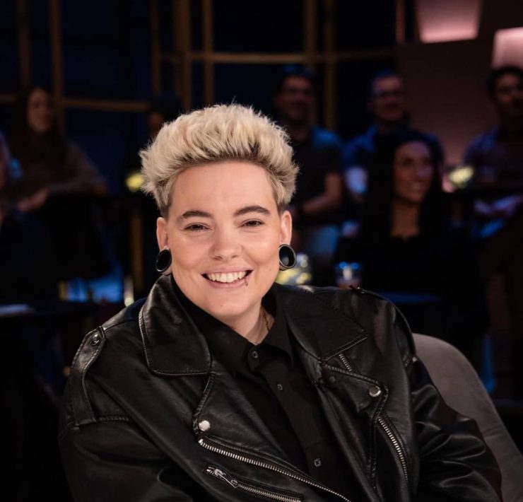 roxaneb e1717073700755 Quand une fan perturbe le concert : La r&eacute;ponse de Roxane Bruneau est remarquable